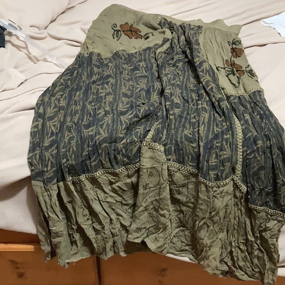 VINTAGE SKIRT & Vest - Picture 6 of 9